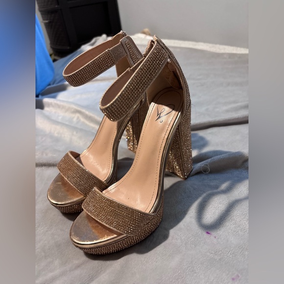 Jessica Simpson Rhinestone Platform Heels Champagne Gold Size Size 6 - Picture 3 of 7
